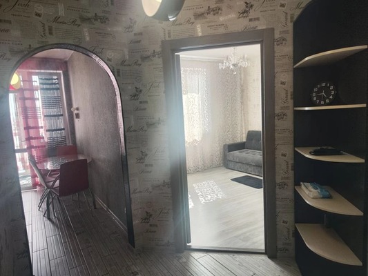 Продам однокомнатную (1-комн.) квартиру, Крымской весны ул, 1к7, Мирное с