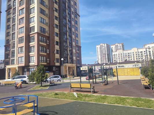 Продам однокомнатную (1-комн.) квартиру, Крымской весны ул, 1к7, Мирное с