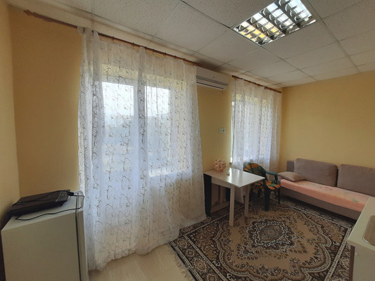 Продам однокомнатную (1-комн.) квартиру, Приморская ул, 18а, Межводное с