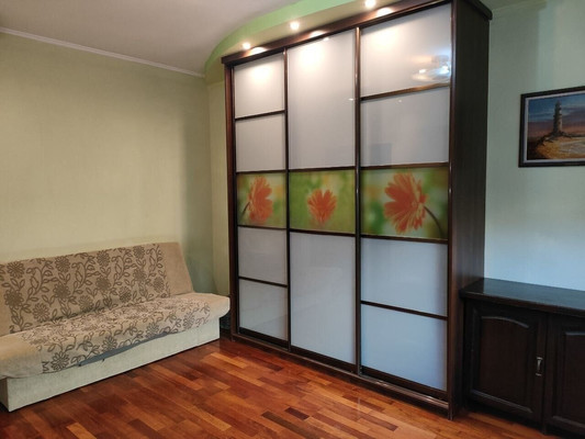 Продам двухкомнатную (2-комн.) квартиру, Молочинского ул, 9, Калининград г