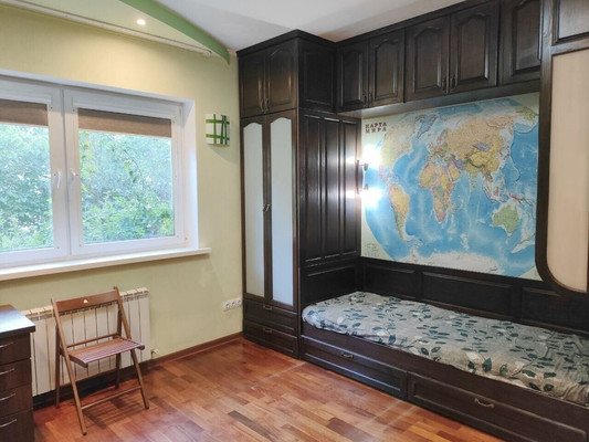 Продам двухкомнатную (2-комн.) квартиру, Молочинского ул, 9, Калининград г