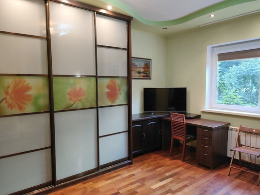 Продам двухкомнатную (2-комн.) квартиру, Молочинского ул, 9, Калининград г