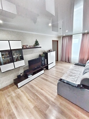 Продам двухкомнатную (2-комн.) квартиру, Трудовой Славы ул, 62/Ак1, Краснодар г