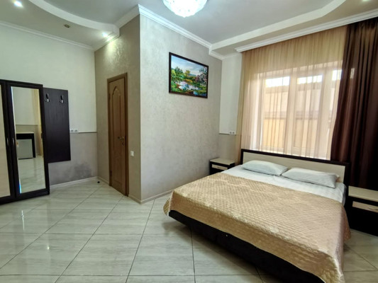 Продам однокомнатную (1-комн.) квартиру, Лазурная ул, 11, Витязево с