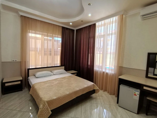 Продам однокомнатную (1-комн.) квартиру, Лазурная ул, 11, Витязево с