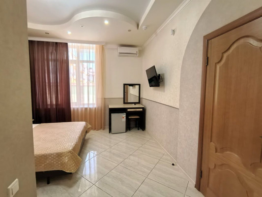 Продам однокомнатную (1-комн.) квартиру, Лазурная ул, 11, Витязево с