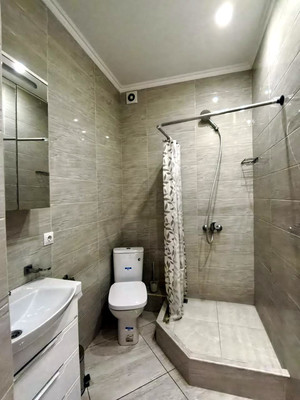 Продам однокомнатную (1-комн.) квартиру, Лазурная ул, 11, Витязево с