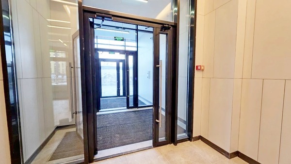 Продам двухкомнатную (2-комн.) квартиру, Учителей ул, 33к2, Екатеринбург г