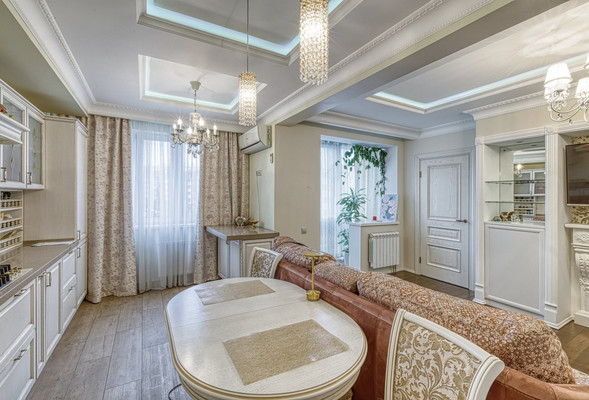 Продам трехкомнатную (3-комн.) квартиру, Никольская ул, 4к2, Ромашково с