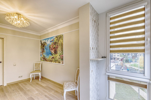 Продам трехкомнатную (3-комн.) квартиру, Никольская ул, 4к2, Ромашково с