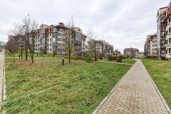 Продам трехкомнатную (3-комн.) квартиру, Никольская ул, 4к2, Ромашково с