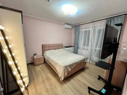Продам трехкомнатную (3-комн.) квартиру, Варшавское ш, 170Ек6, Москва г