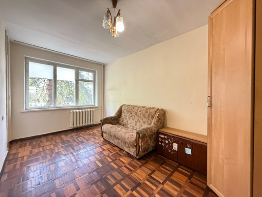 Продам трехкомнатную (3-комн.) квартиру, Щаденко ул, 29, Нальчик г