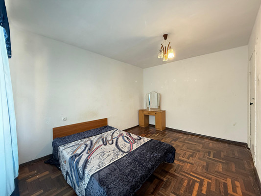 Продам трехкомнатную (3-комн.) квартиру, Щаденко ул, 29, Нальчик г