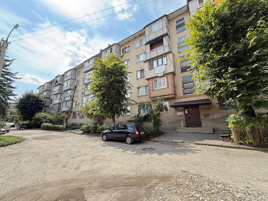 Продам трехкомнатную (3-комн.) квартиру, Щаденко ул, 29, Нальчик г