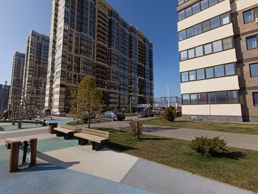 Продам двухкомнатную (2-комн.) квартиру, Конгрессная ул, 41к1, Краснодар г