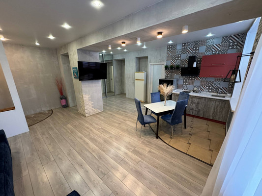 Продам двухкомнатную (2-комн.) квартиру, Советская ул, 3к2, Комсомольск-на-Амуре г