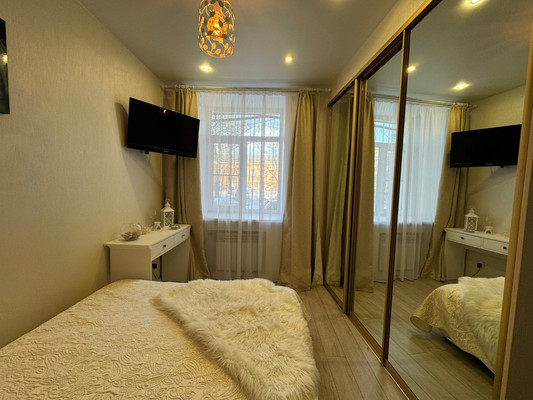 Продам двухкомнатную (2-комн.) квартиру, Советская ул, 3к2, Комсомольск-на-Амуре г