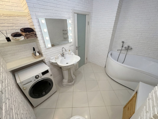 Продам двухкомнатную (2-комн.) квартиру, Советская ул, 3к2, Комсомольск-на-Амуре г