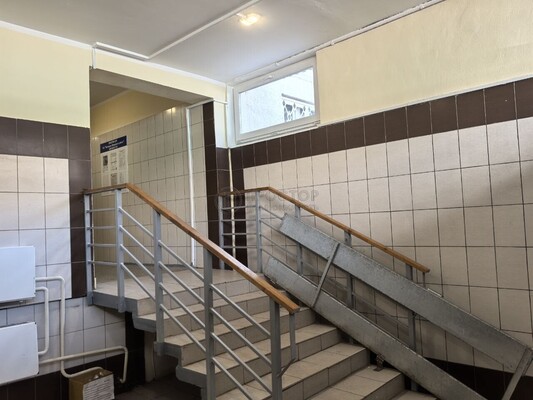 Продам двухкомнатную (2-комн.) квартиру, Беловежская ул, 39к3, Москва г