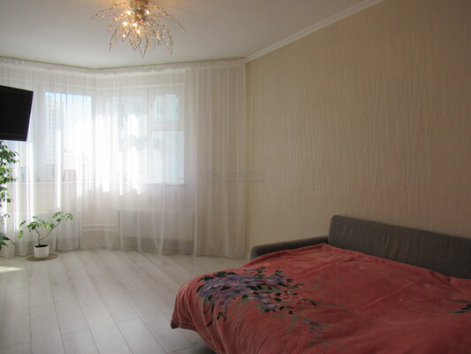 Продам однокомнатную (1-комн.) квартиру, Новаторов ул, 36к5, Москва г