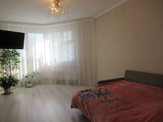 Продам однокомнатную (1-комн.) квартиру, Новаторов ул, 36к5, Москва г