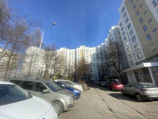 Продам двухкомнатную (2-комн.) квартиру, Адмирала Лазарева ул, 52, Москва г