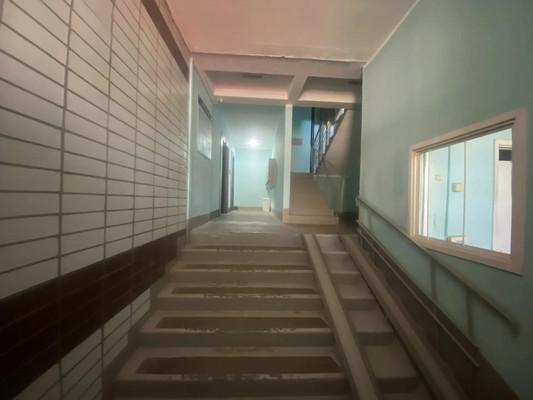 Продам двухкомнатную (2-комн.) квартиру, Адмирала Лазарева ул, 52, Москва г