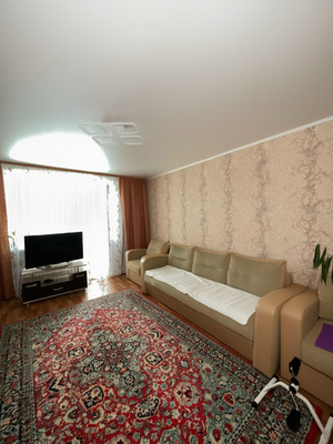 Продам трехкомнатную (3-комн.) квартиру, Чехова ул, 106, Ишим г