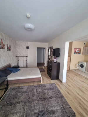 Продам двухкомнатную (2-комн.) квартиру, Сиреневая ул, 4, Барнаул г