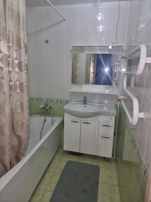 Продам двухкомнатную (2-комн.) квартиру, Сиреневая ул, 4, Барнаул г