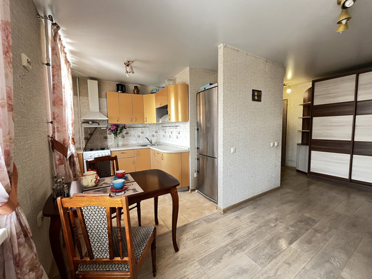 Продам трехкомнатную (3-комн.) квартиру, Ибрагимова пр-кт, 45, Казань г