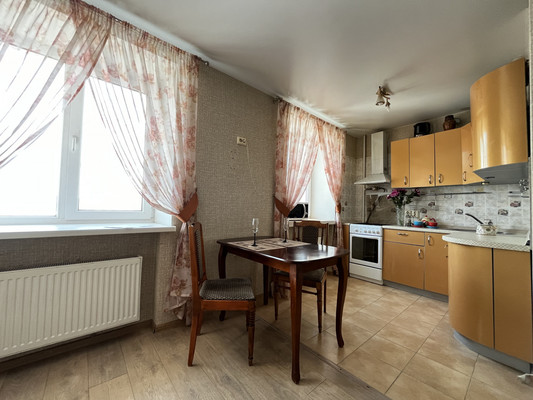 Продам трехкомнатную (3-комн.) квартиру, Ибрагимова пр-кт, 45, Казань г