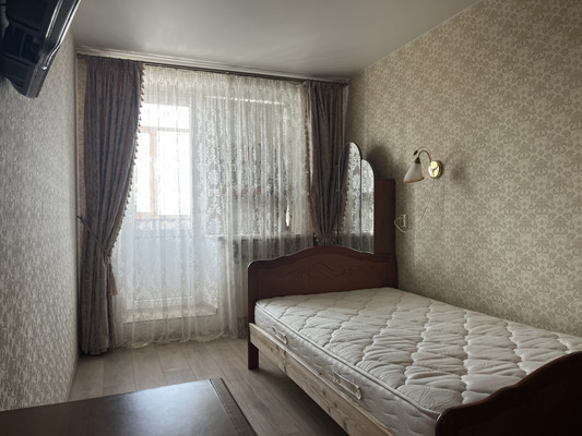 Продам трехкомнатную (3-комн.) квартиру, Ибрагимова пр-кт, 45, Казань г