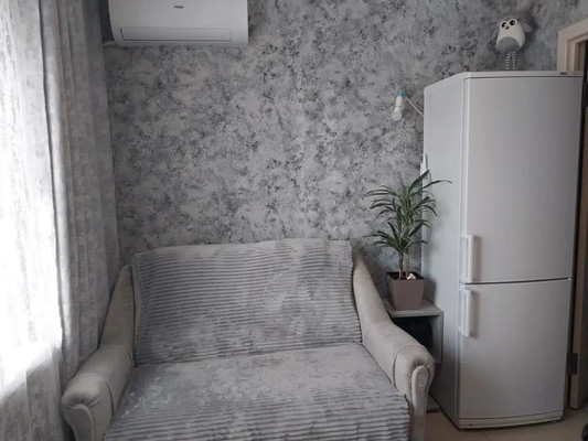 Продам однокомнатную (1-комн.) квартиру, Ушинского ул, 11, Батайск г