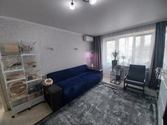 Продам однокомнатную (1-комн.) квартиру, Ушинского ул, 11, Батайск г