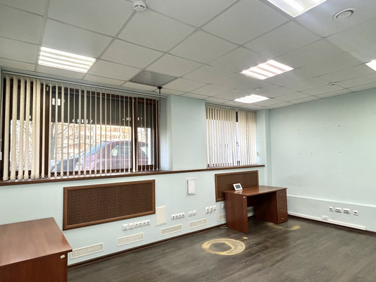 Продам торговое помещение 150 м2, 2-й Муринский пр-кт, 39, Санкт-Петербург г