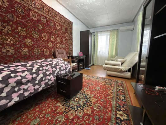 Продам двухкомнатную (2-комн.) квартиру, Восточная ул, 6, Армавир г