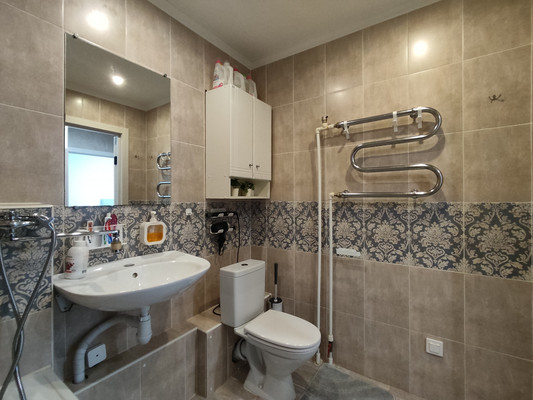 Продам однокомнатную (1-комн.) квартиру, Озёрная ул, 14к3, Великий Новгород г