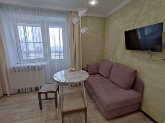 Продам однокомнатную (1-комн.) квартиру, Озёрная ул, 14к3, Великий Новгород г