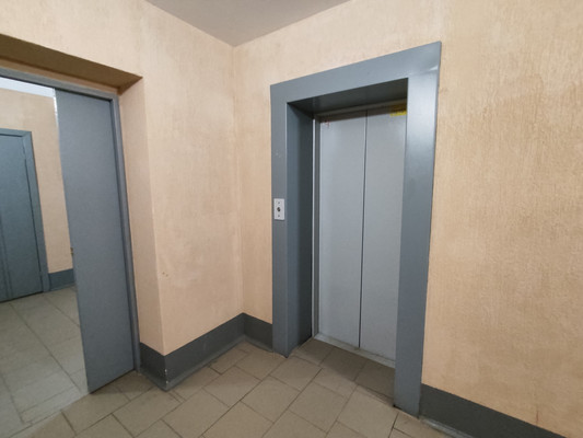 Продам однокомнатную (1-комн.) квартиру, Озёрная ул, 14к3, Великий Новгород г