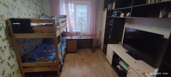 Сдам трехкомнатную (3-комн.) квартиру, Связи ул, 5А, Великий Новгород г