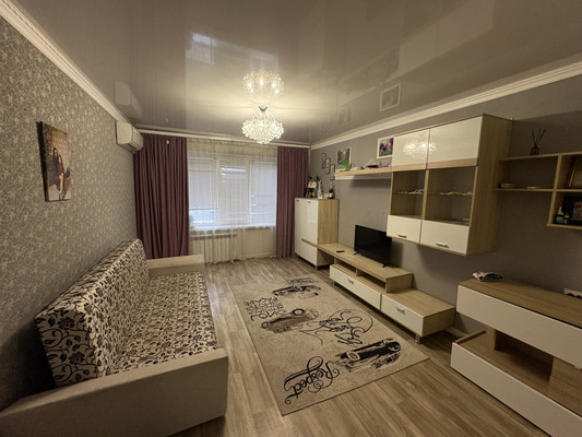 Продам двухкомнатную (2-комн.) квартиру, Волгоградская ул, 24, Новороссийск г