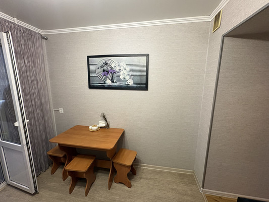 Продам двухкомнатную (2-комн.) квартиру, Волгоградская ул, 24, Новороссийск г