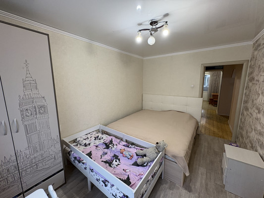 Продам двухкомнатную (2-комн.) квартиру, Волгоградская ул, 24, Новороссийск г