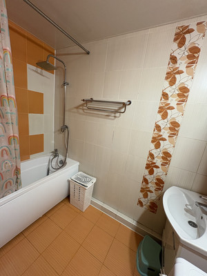 Продам двухкомнатную (2-комн.) квартиру, Волгоградская ул, 24, Новороссийск г