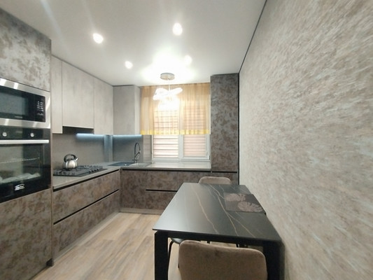 Продам двухкомнатную (2-комн.) квартиру, 11-я линия ул, 53к60, Ростов-на-Дону г