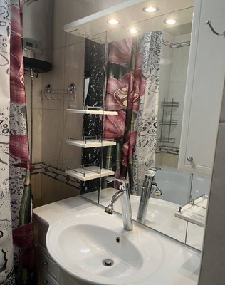 Продам трехкомнатную (3-комн.) квартиру, Елохова Роща ул, 6, Володарского п