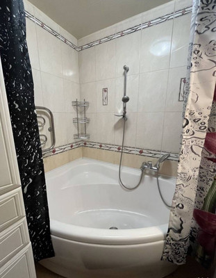 Продам трехкомнатную (3-комн.) квартиру, Елохова Роща ул, 6, Володарского п