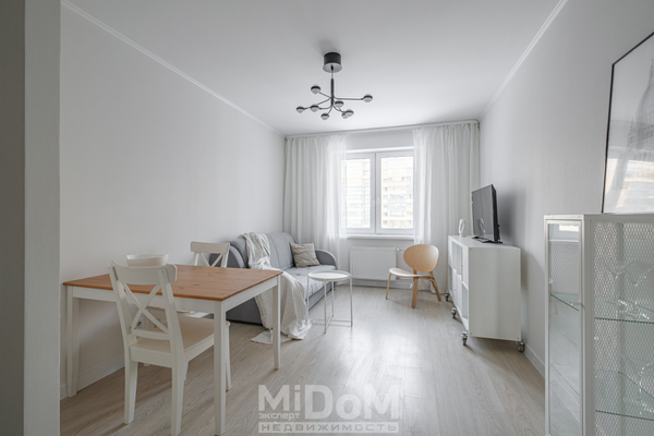 Продам двухкомнатную (2-комн.) квартиру, Заречная ул, 19к1, Назия п. ж/д ст.